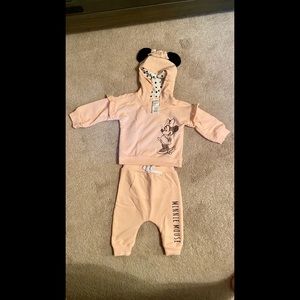 NWOT Disney Baby Minnie Mouse Sweatsuit